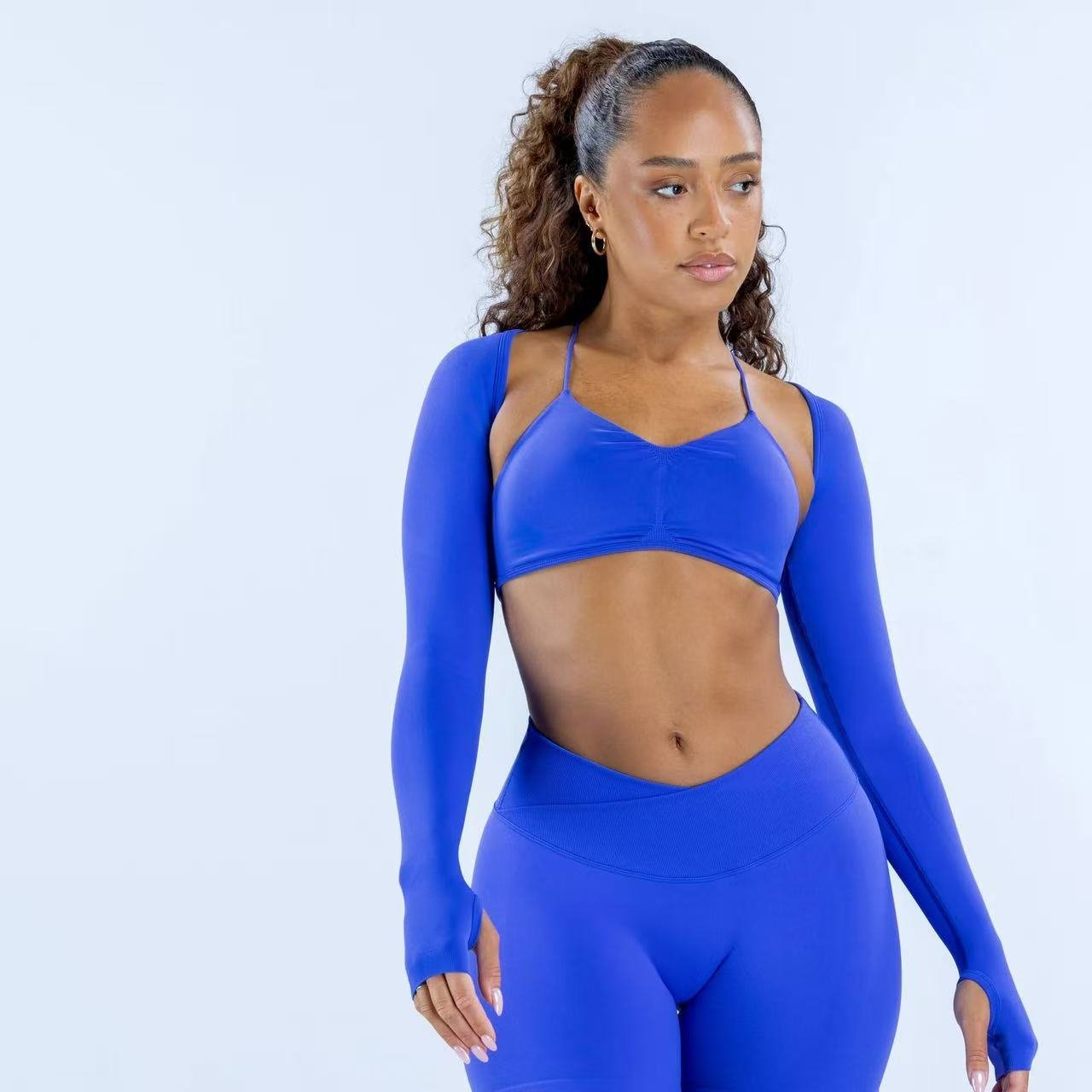 Ensemble sport yoga DFYNE coloris bleu électrique brassière legging taille haute